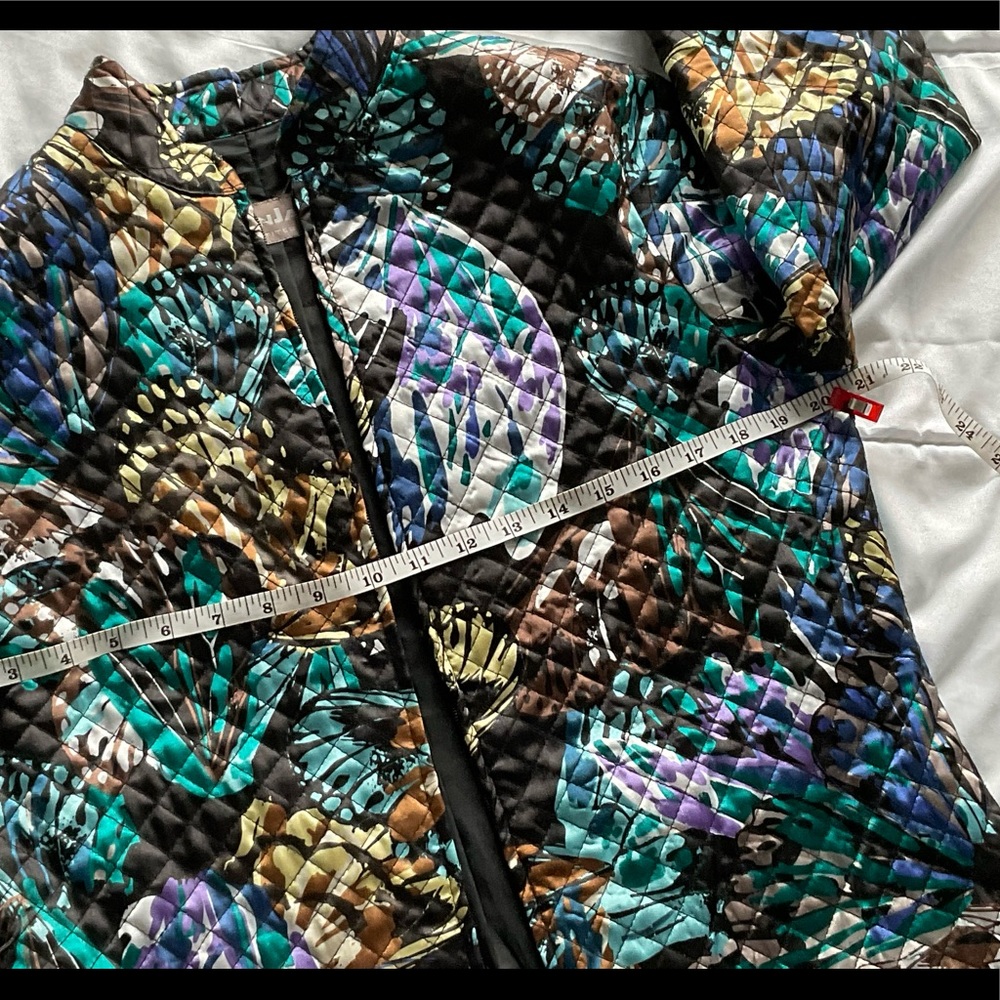 Abstract quilted jacket - Picture 3 of 5